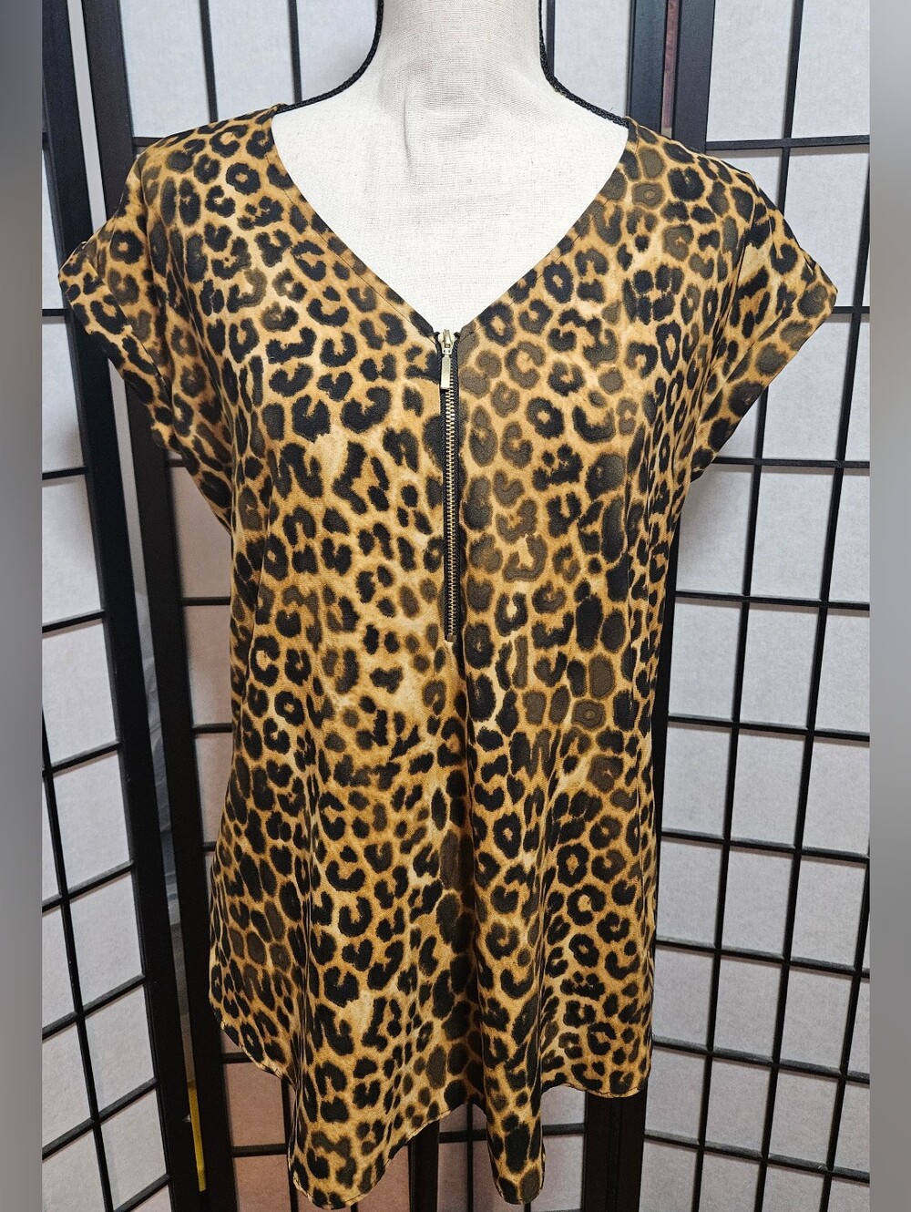 Express Med Leopard Print Short Cuffed - Sleeve V-Neck W/ Gold Zip Front